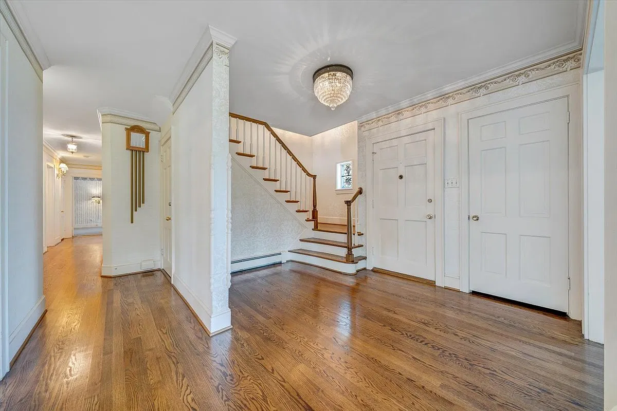 4 bed, 3913 sqft, $3,500 — Photo 4