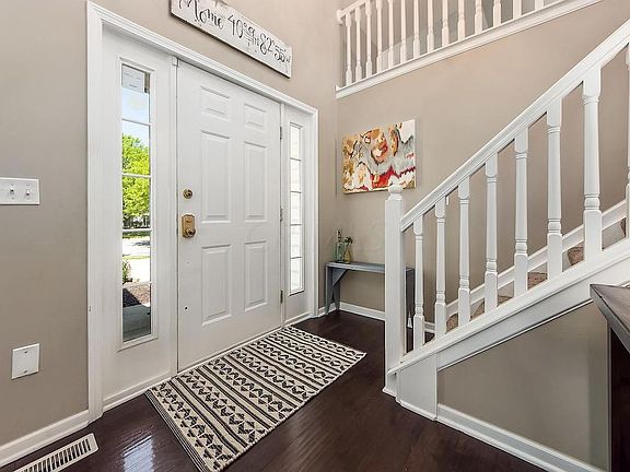 5th image of 6833 Willoughby Ct