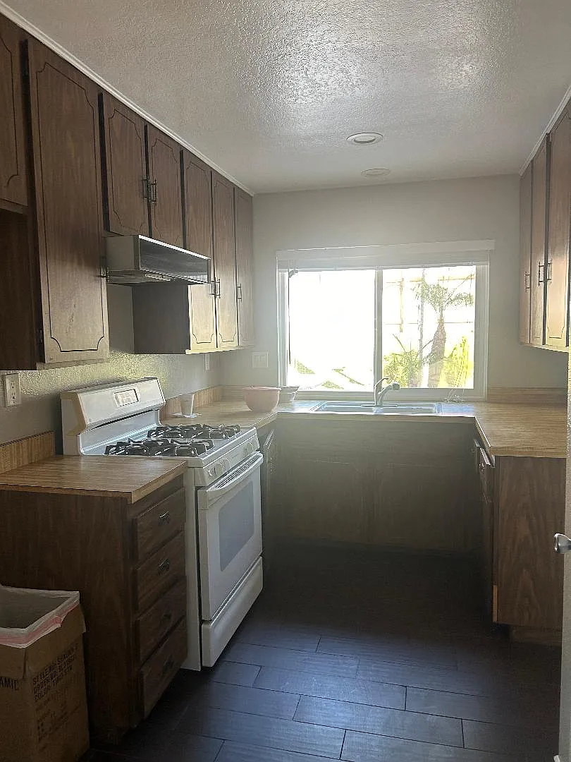 4 bed, 1600 sqft, $3,300 — Photo 3