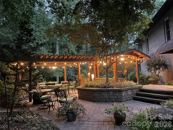 112 Parkland St, Morganton, NC 28655