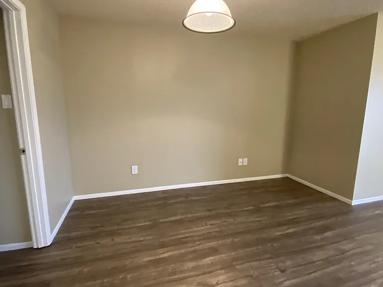 6800 Camden Ln — Photo 25