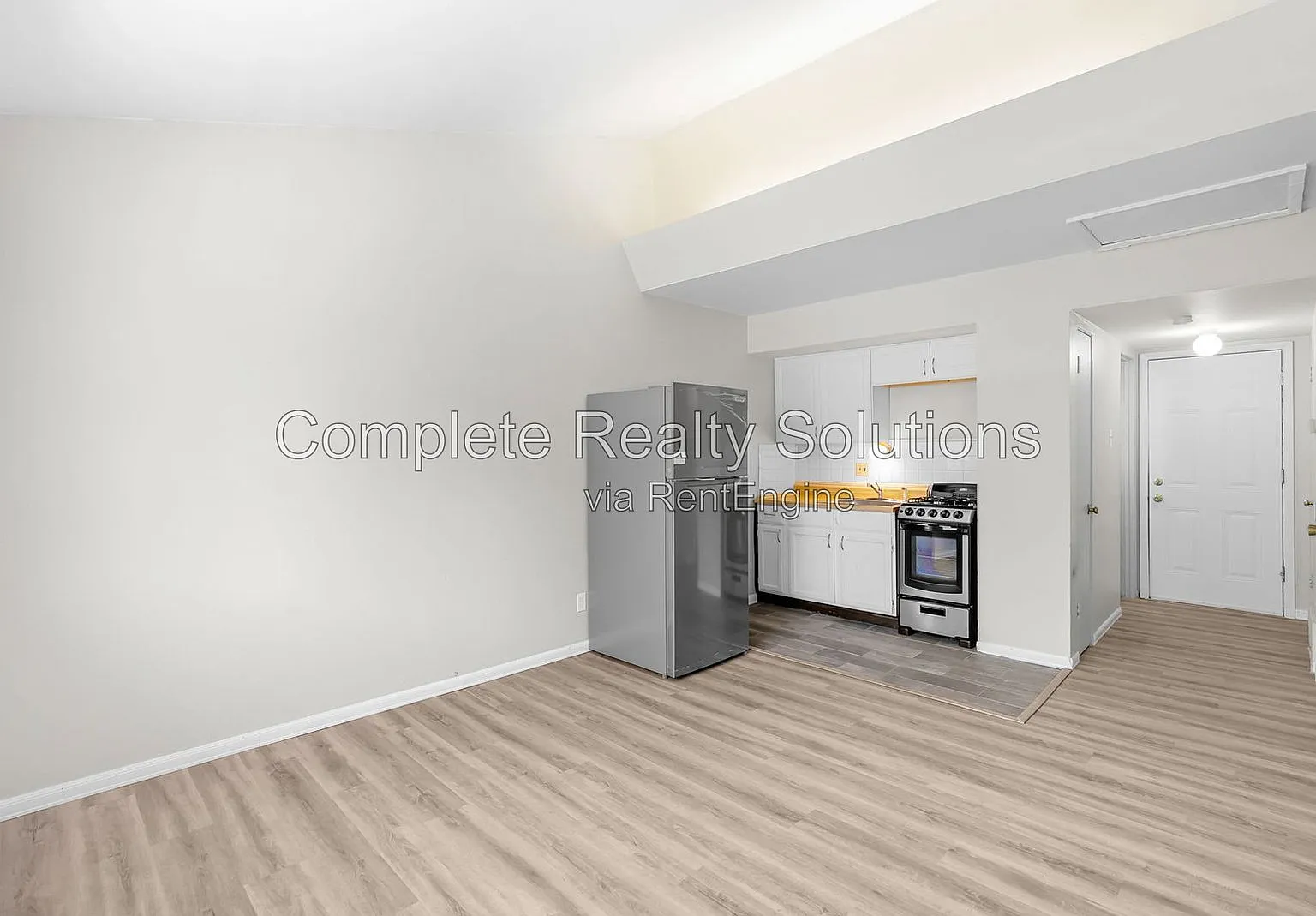 Studio, 1.0 bath, 675 sqft, $700 — Photo 3