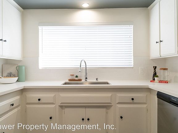 3rd image of 127 W 64th Pl APT 2