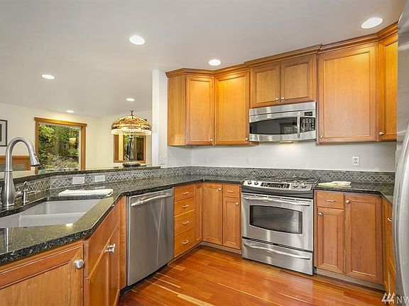 4th image of 6649 NE 202nd St