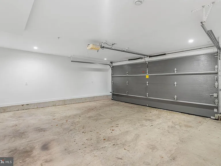 237 N 23rd St #1 — Photo 26