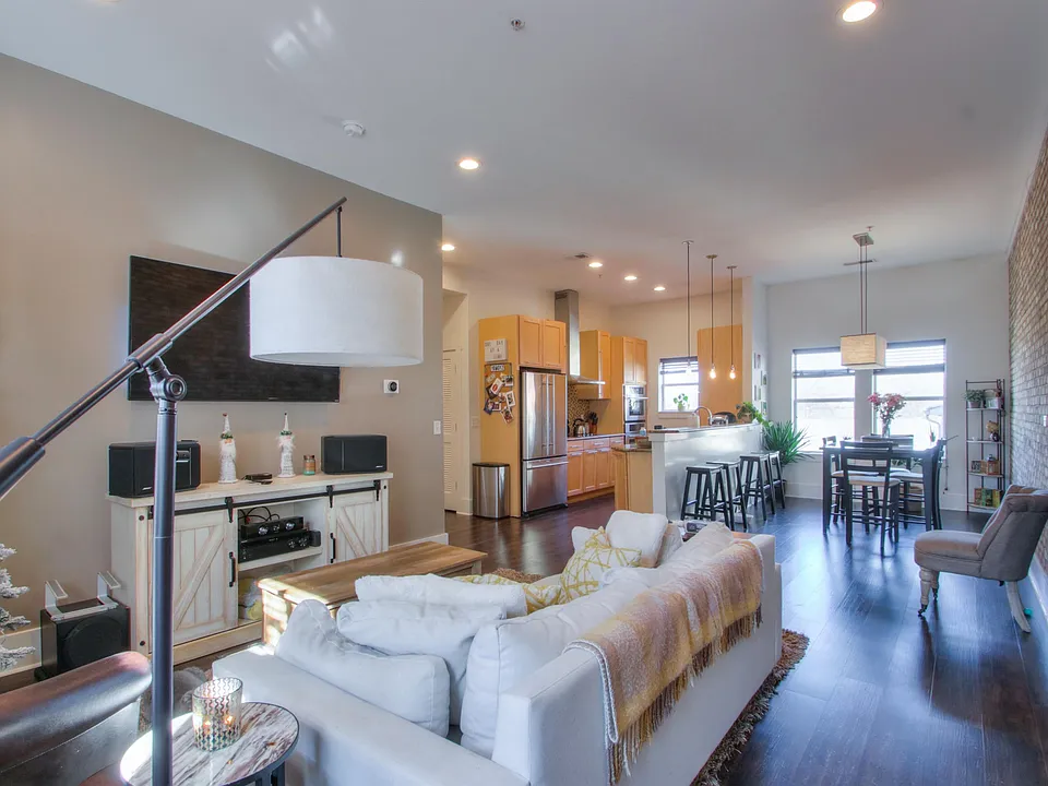 3204 Long Blvd #1-302