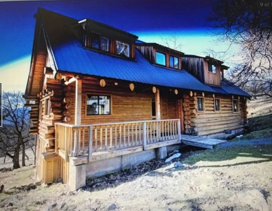 1881 Cove Rd photo 1