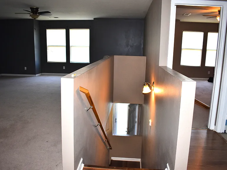 15445 Tyler Mill Dr — Photo 9