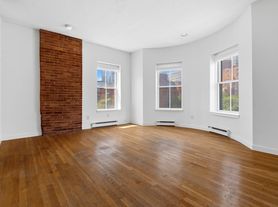 150 Chandler St, Boston, MA