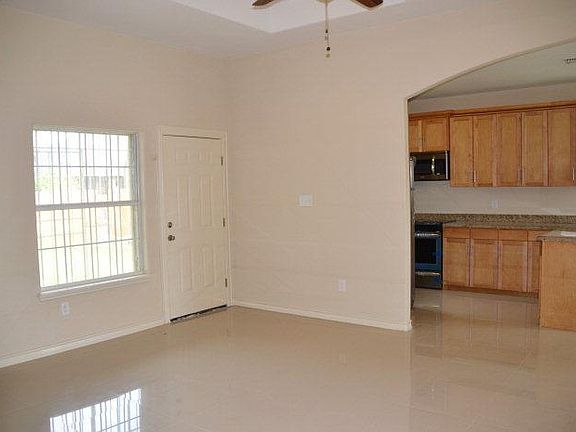4th image of 407 Chula Vista Dr