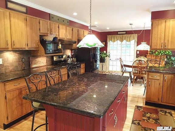 5th image of 16 Cole Ct