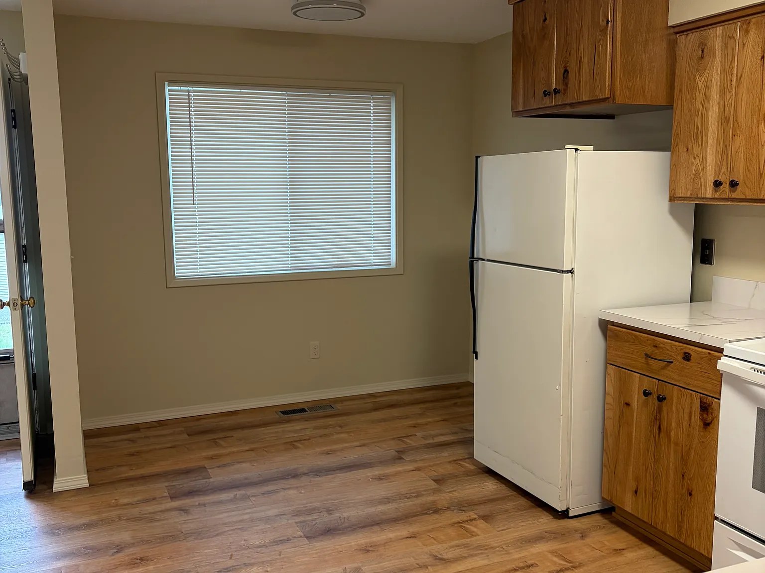 1 bed, 750 sqft, $1,100 — Photo 2
