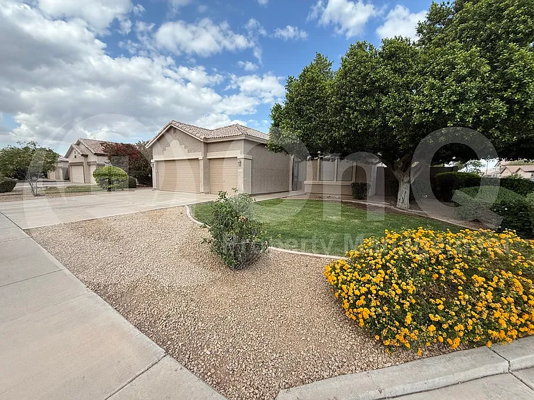 1445 S Park Grove Cir — Photo 2