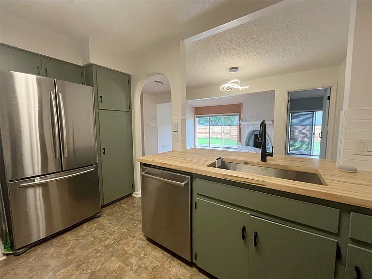 8702 Dawnridge Cir — Photo 8