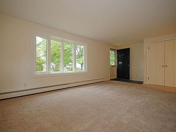 4th image of 3340 La Salle Dr