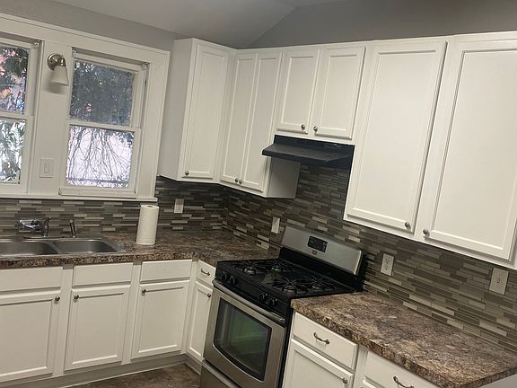 4th image of 735 Gladstone Blvd