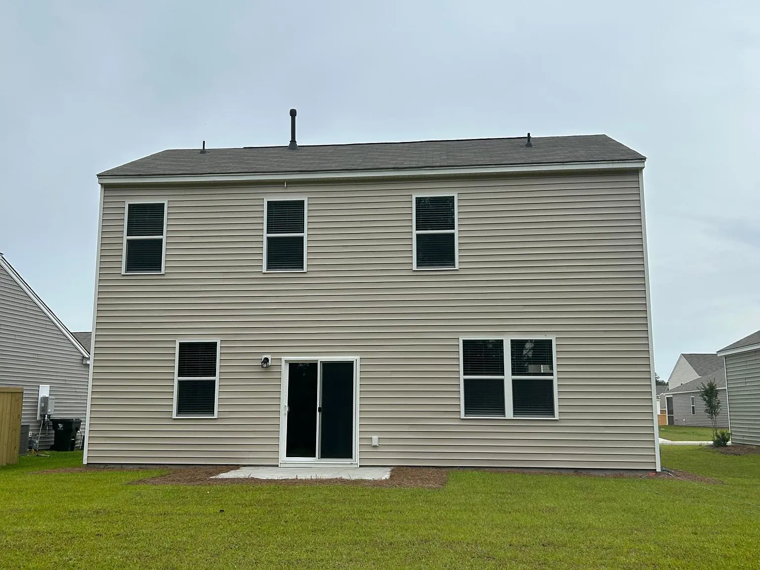 4 bed, 2.5 bath, 2000 sqft, $2,450 — Photo 3