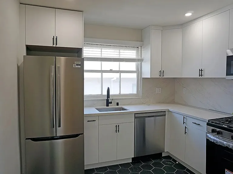 1132-1142 Princeton Street — Photo 3