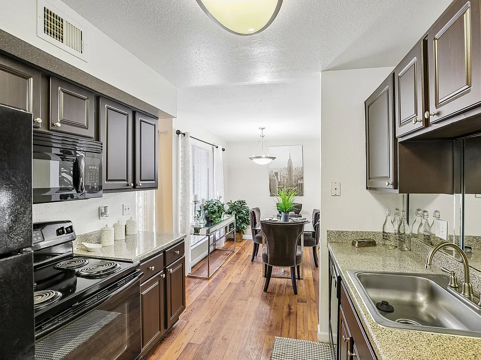 Kendall Manor Apartments
