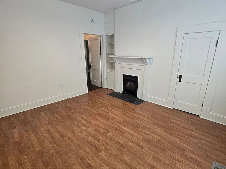 901 Montgomery Ave — Photo 10