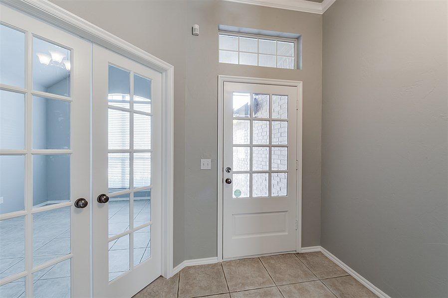2nd image of 340 Crossland Ct