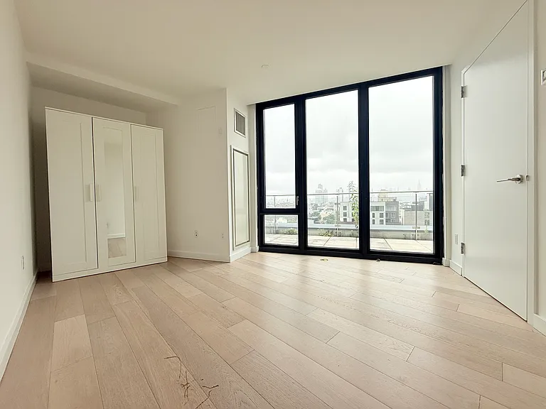 491 Keap St #10G — Photo 16