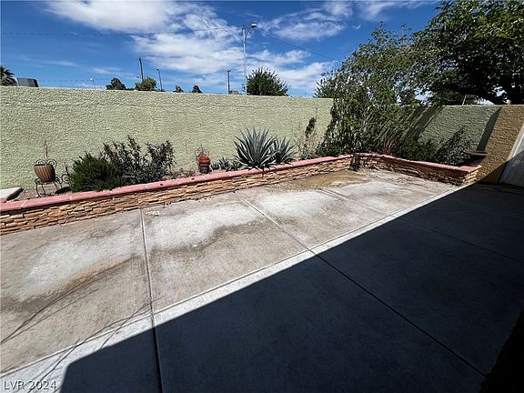 3rd image of 313 Hibiscus Dr