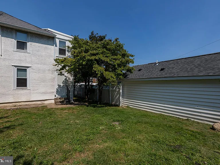 334 E Conestoga Rd — Photo 35
