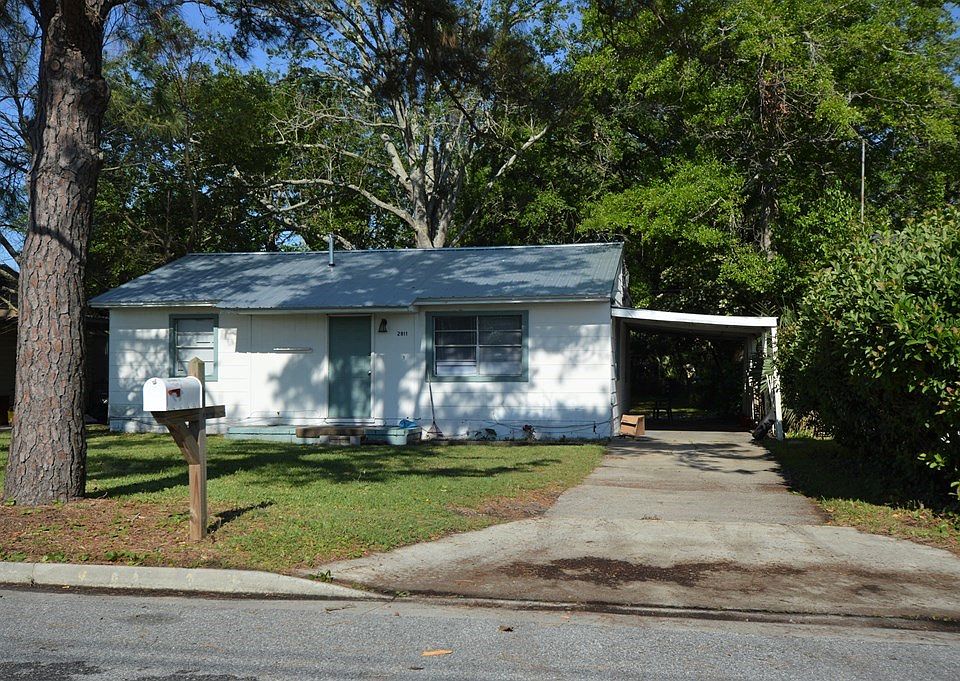 2nd image of 2811 Carrie St