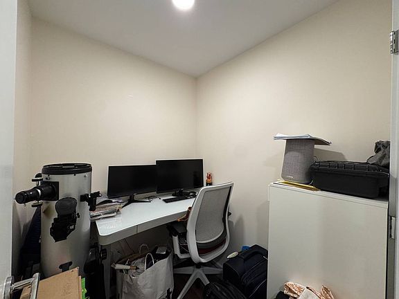 3rd image of 4650 Brentwood Blvd #1907