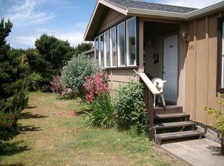 1240 8th St SW, Bandon, OR 97411
