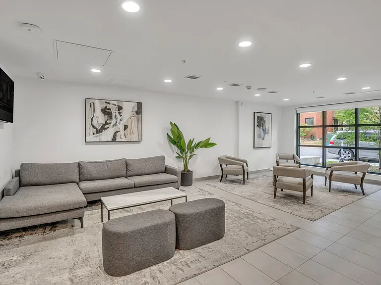 36 Robinson Ave — Photo 6