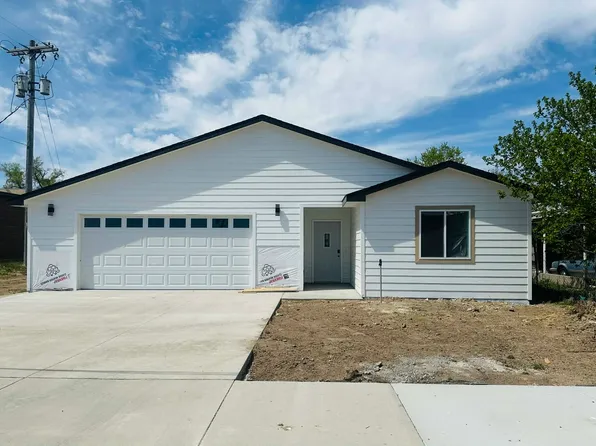 1107 Hattie St, Garden City, KS 67846