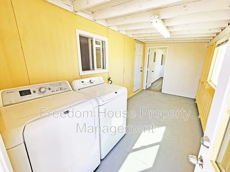 1080 W Windsong Ln #B — Photo 19