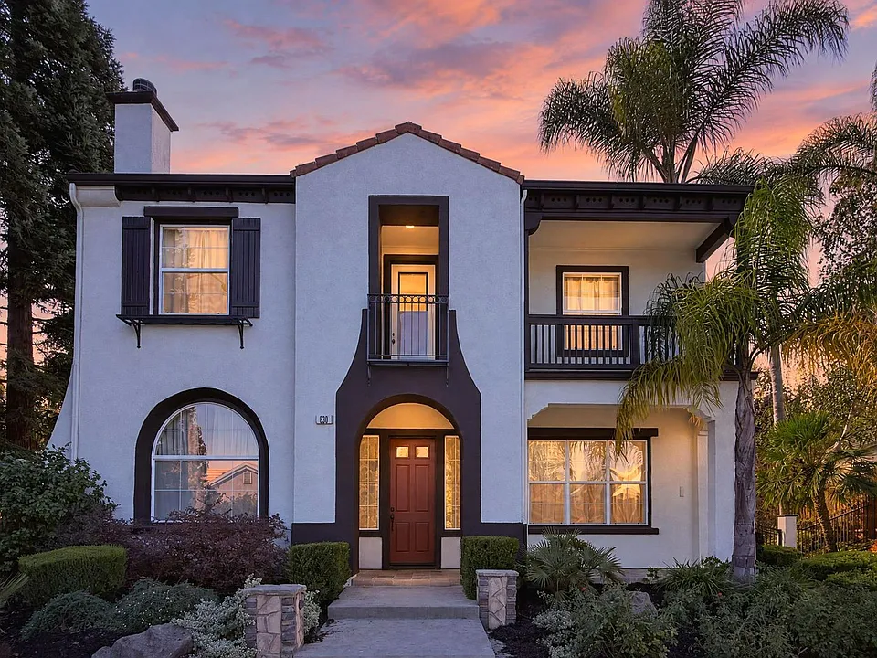 830 Pradera Way