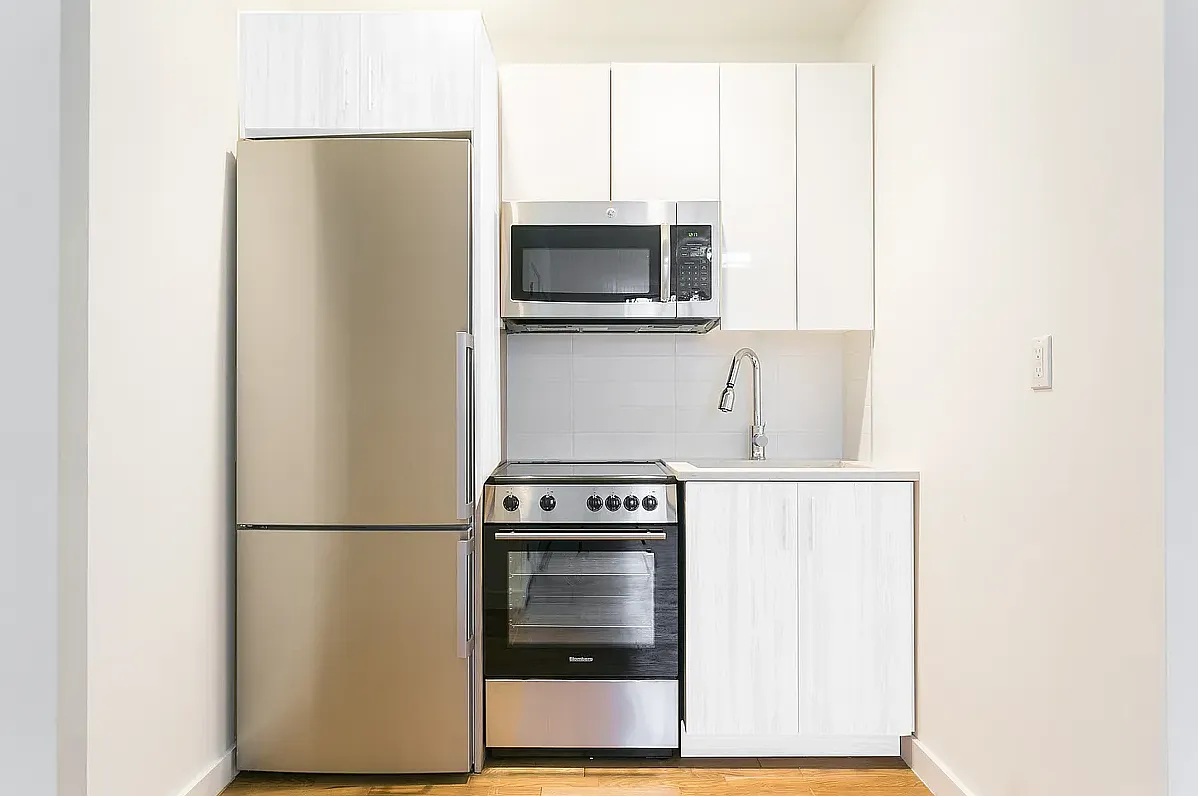 434 West 19th Street — Photo 3