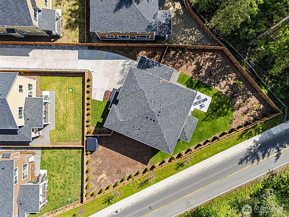 4th image of 6410 213th Ave Court E