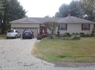 36957 N Adelphi Ave, Waukegan, IL 60087
