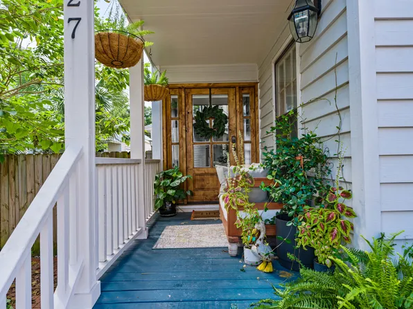 427 E Zaragoza St, Pensacola, FL 32502