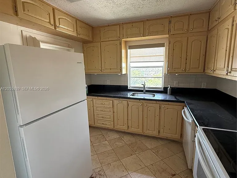 2025 NE 164th St #716 — Photo 1