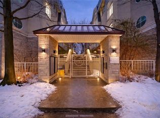 28 Stadium Rd #132, Toronto, ON M5V 3P4