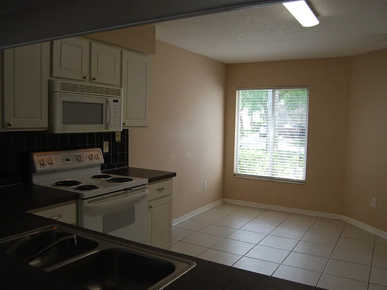 18105 Canal Pointe St — Photo 12