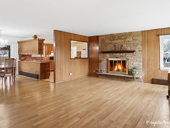 3rd image of 515 Country Club Dr