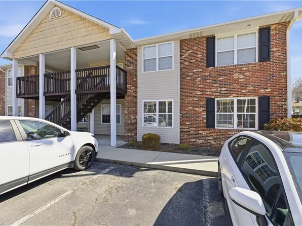 1000 Westbrook Ct, High Pt, NC 27263