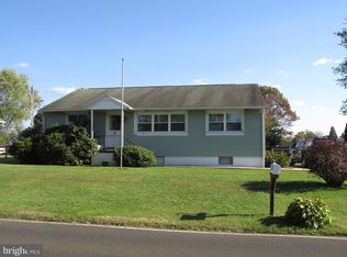 1037 Frosty Hollow Rd, Langhorne, PA 19047