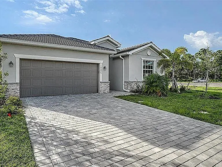10896 Pinot Dr — Photo 3