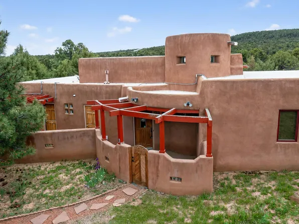 43 Abbey Rd, Tijeras, NM 87059