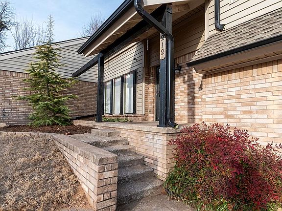 2nd image of 212 N Tunbridge Rd