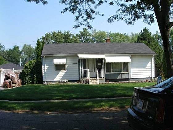1st image of 33440 Donnelly St
