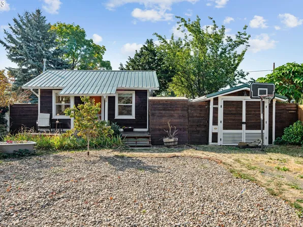 7644 NE Siskiyou St, Portland, OR 97213